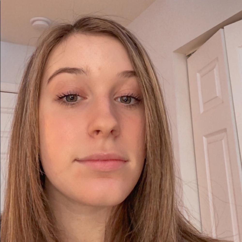 Meet your Posher, Chloe